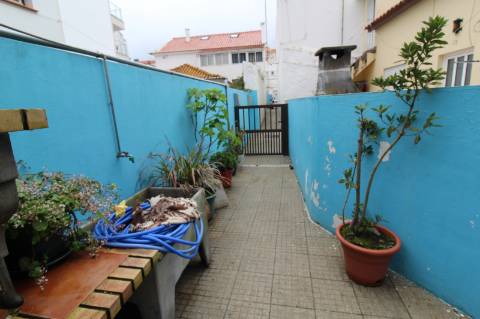 Moradia à venda Centro Nazaré, em 2º linha Mar