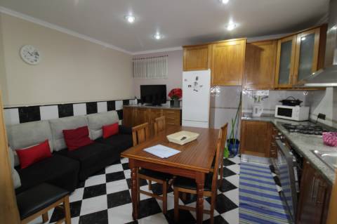 Moradia à venda Centro Nazaré, em 2º linha Mar