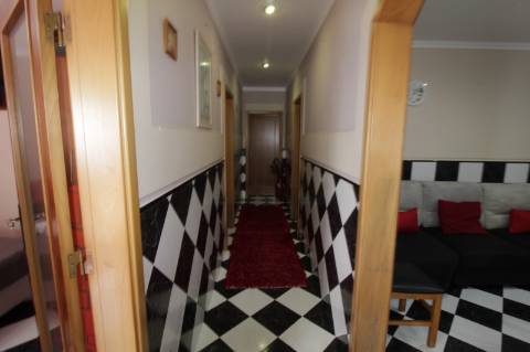 Moradia à venda Centro Nazaré, em 2º linha Mar