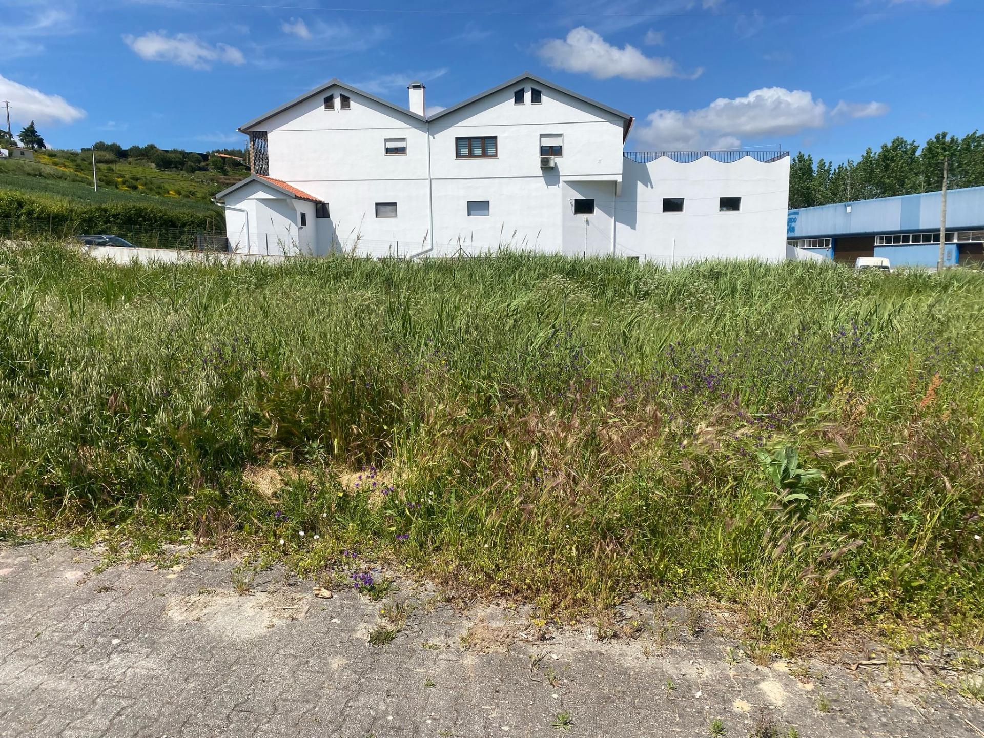 Lote de terreno com 354 m²