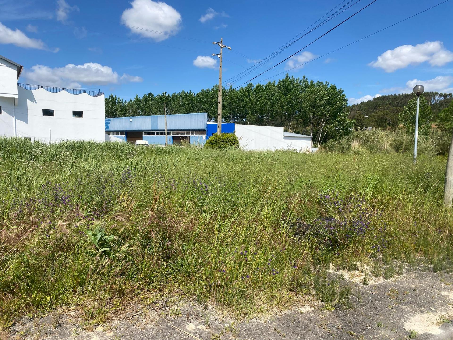 Lote de terreno com 354 m²
