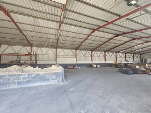 Armazéns Industriais junto a Torres Vedras