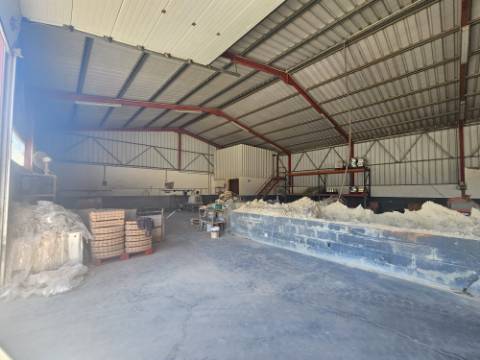 Armazéns Industriais junto a Torres Vedras