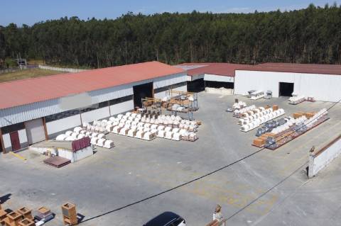 Armazéns Industriais junto a Torres Vedras