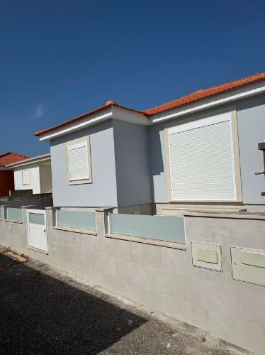 Moradia Térrea com Terraço e Piscina - BalealCoop