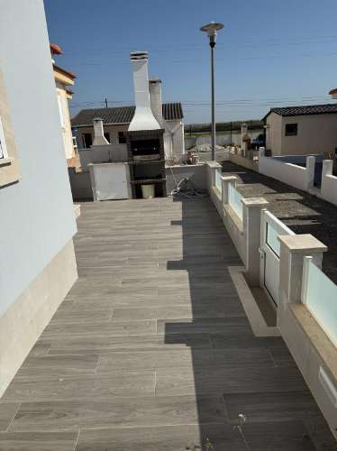 Moradia Térrea com Terraço e Piscina - BalealCoop