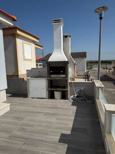 Moradia Térrea com Terraço e Piscina - BalealCoop