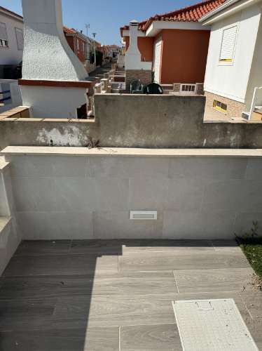 Moradia Térrea com Terraço e Piscina - BalealCoop