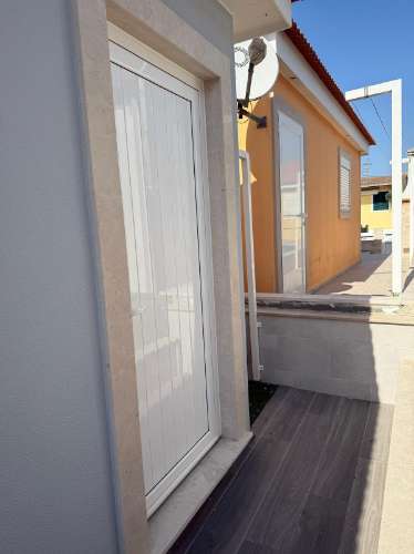 Moradia Térrea com Terraço e Piscina - BalealCoop