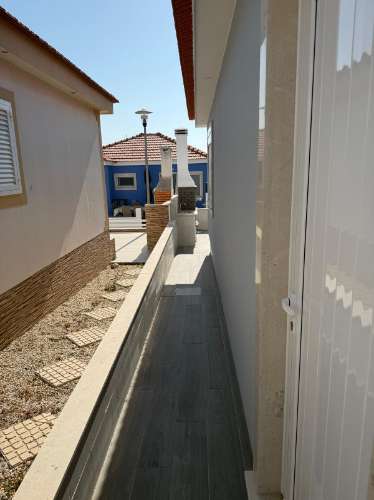 Moradia Térrea com Terraço e Piscina - BalealCoop