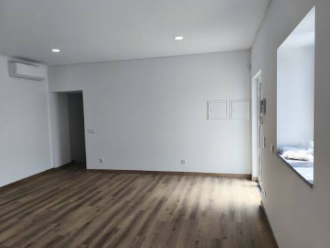 Moradia T3 em Vila Seca, Maxial