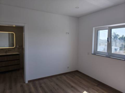 Moradia T3 em Vila Seca, Maxial