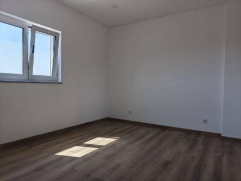 Moradia T3 em Vila Seca, Maxial