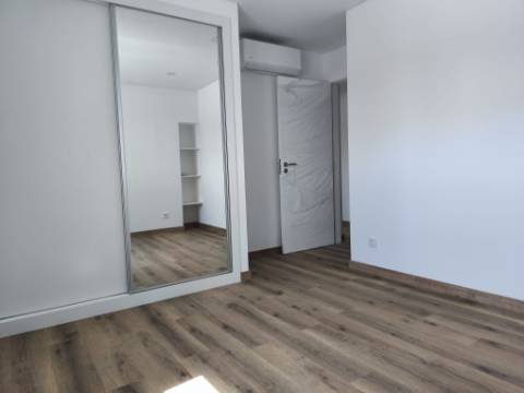 Moradia T3 em Vila Seca, Maxial