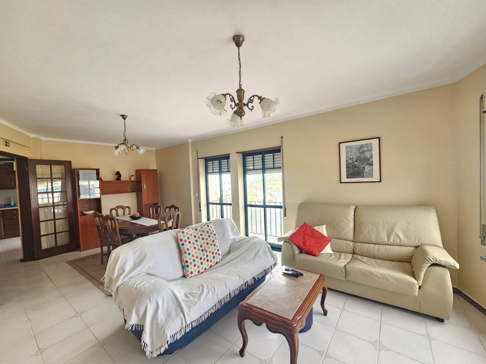 Apartamento T2 com elevador Peniche