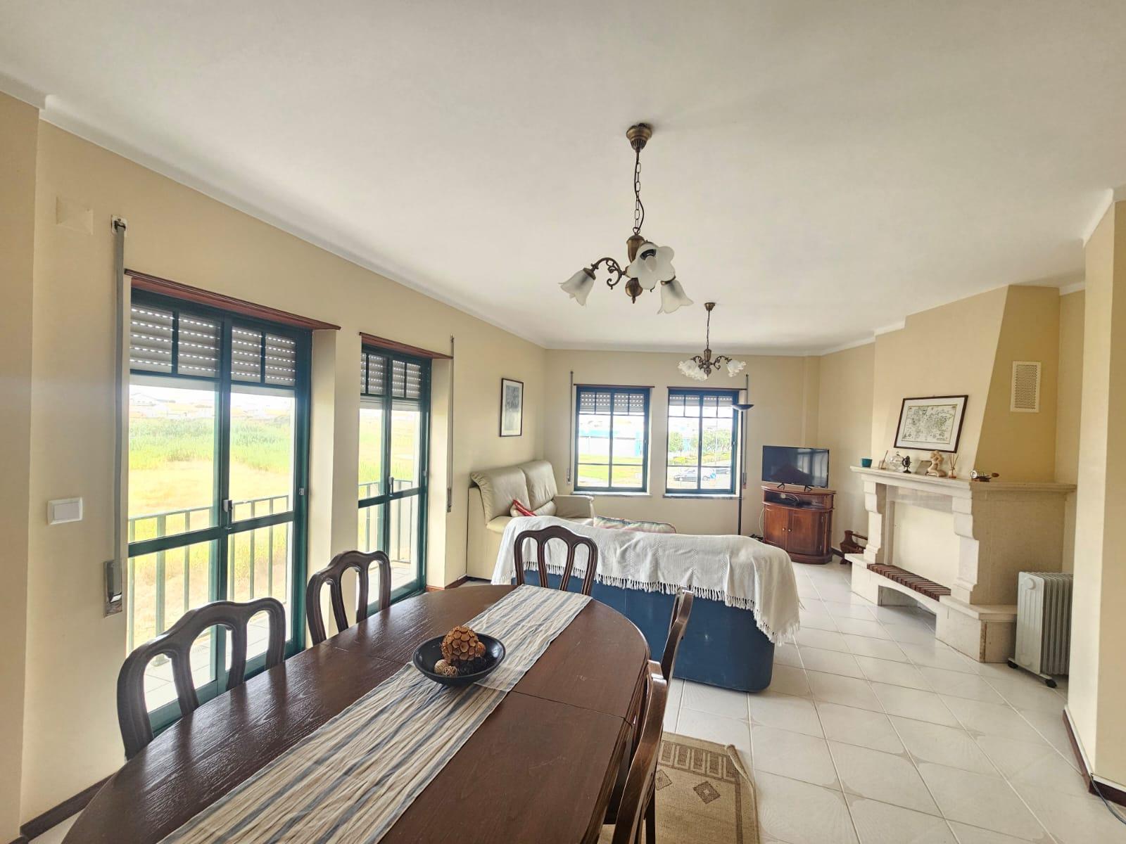 Apartamento T2 com elevador Peniche