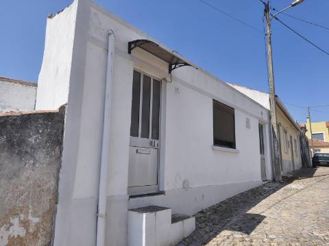 Casa Antiga com Charme - T2 com Vista Serra