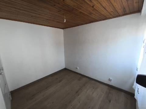 Casa Antiga com Charme - T2 com Vista Serra