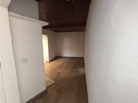 Casa Antiga com Charme - T2 com Vista Serra