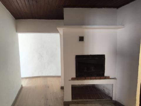 Casa Antiga com Charme - T2 com Vista Serra