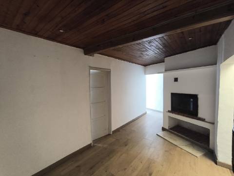 Casa Antiga com Charme - T2 com Vista Serra