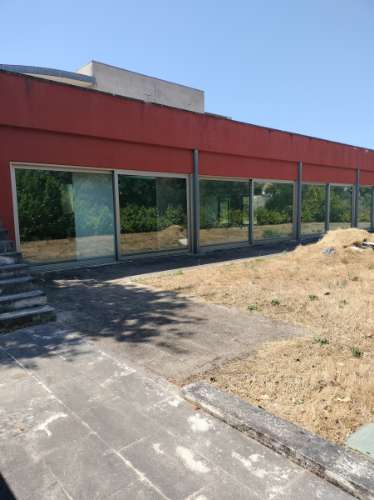 MORADIA ISOLADA

-5 Quartos, 582 m2 
-Marco, Marco de Canaveses
- O imóvel está a ser vendido no estado atual.
