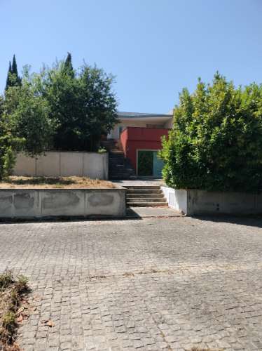 MORADIA ISOLADA

-5 Quartos, 582 m2 
-Marco, Marco de Canaveses
- O imóvel está a ser vendido no estado atual.
