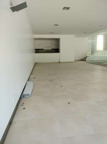 MORADIA ISOLADA

-5 Quartos, 582 m2 
-Marco, Marco de Canaveses
- O imóvel está a ser vendido no estado atual.
