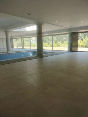 MORADIA ISOLADA

-5 Quartos, 582 m2 
-Marco, Marco de Canaveses
- O imóvel está a ser vendido no estado atual.
