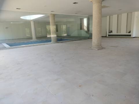 MORADIA ISOLADA

-5 Quartos, 582 m2 
-Marco, Marco de Canaveses
- O imóvel está a ser vendido no estado atual.
