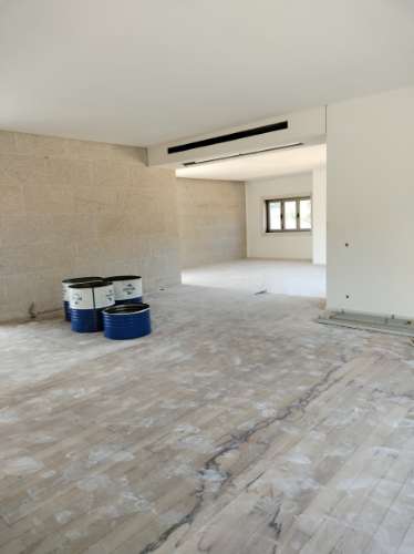 MORADIA ISOLADA

-5 Quartos, 582 m2 
-Marco, Marco de Canaveses
- O imóvel está a ser vendido no estado atual.
