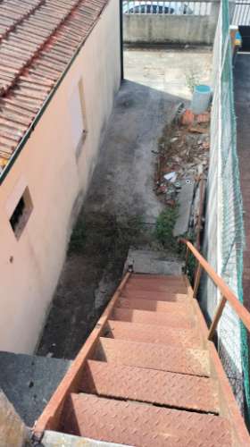 Moradia + armazém ( 2 artigos) para recuperar.
Salgueiros Canidelo, V N Gaia