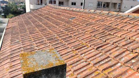 Moradia + armazém ( 2 artigos) para recuperar.
Salgueiros Canidelo, V N Gaia