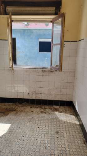 Moradia + armazém ( 2 artigos) para recuperar.
Salgueiros Canidelo, V N Gaia