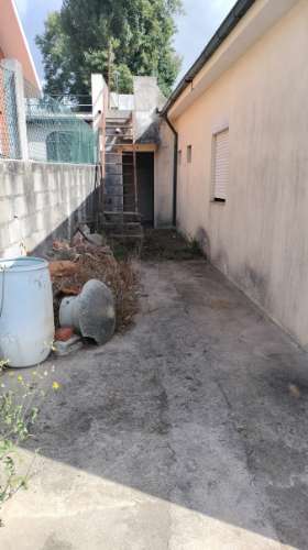 Moradia + armazém ( 2 artigos) para recuperar.
Salgueiros Canidelo, V N Gaia