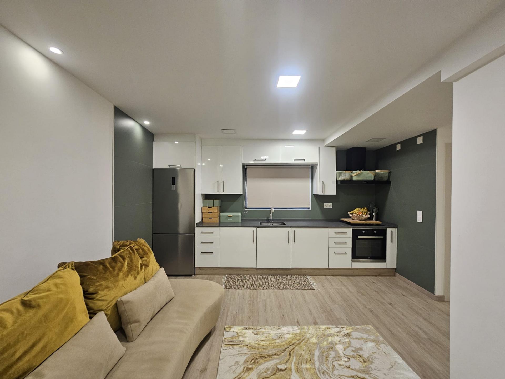 Apartamento T2 renovado com estacionamento