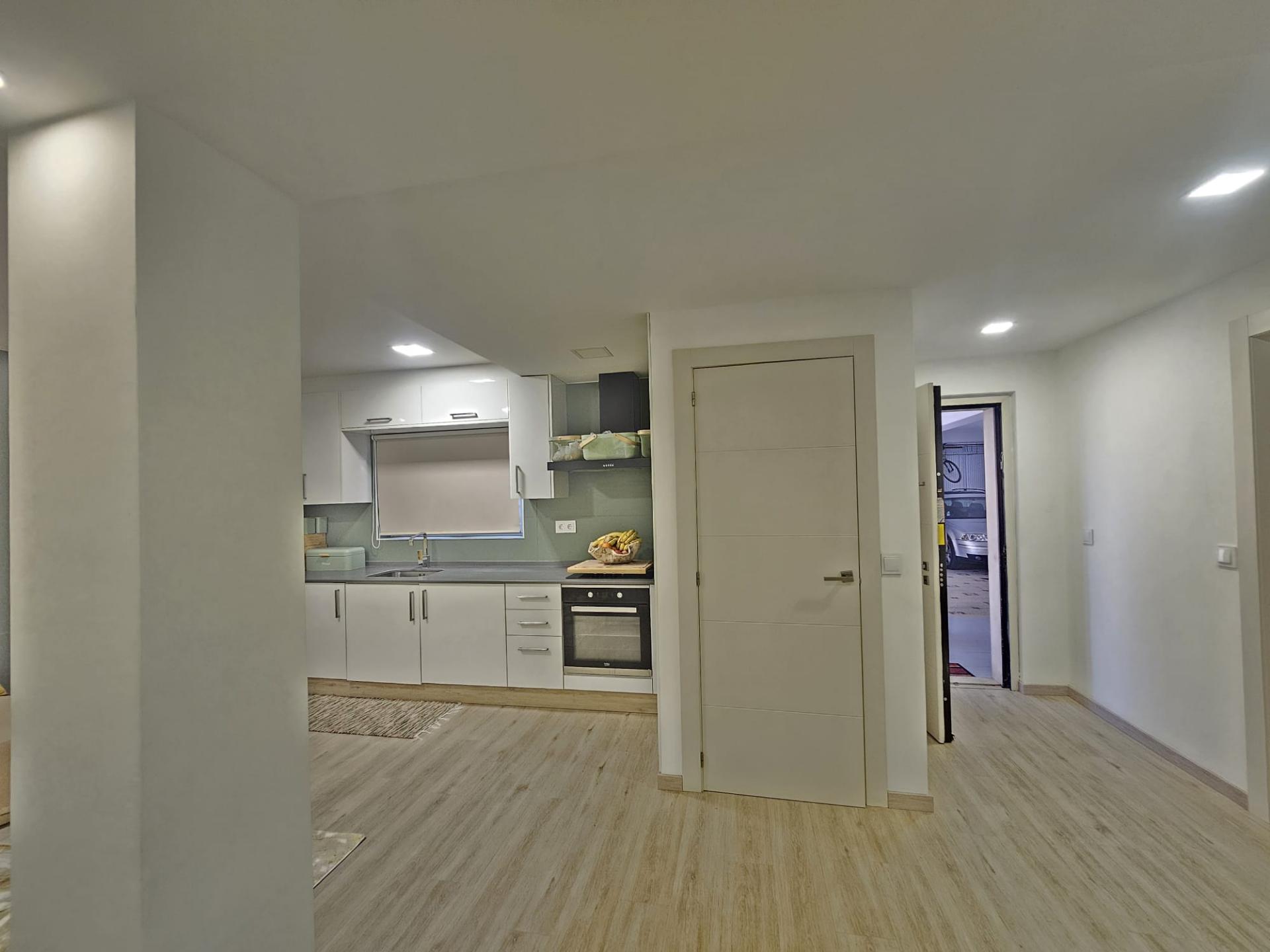 Apartamento T2 renovado com estacionamento