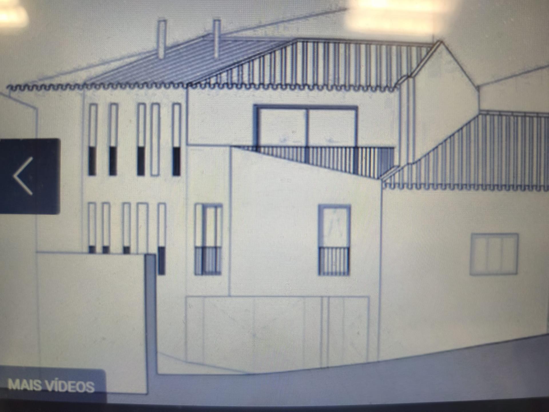 Moradia dois pisos para restauro
