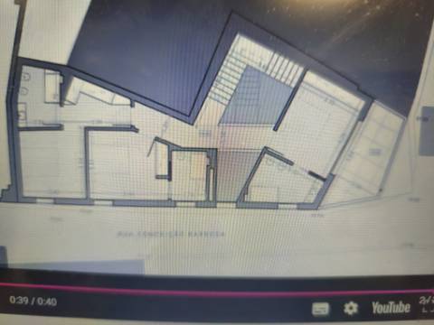 Moradia dois pisos para restauro