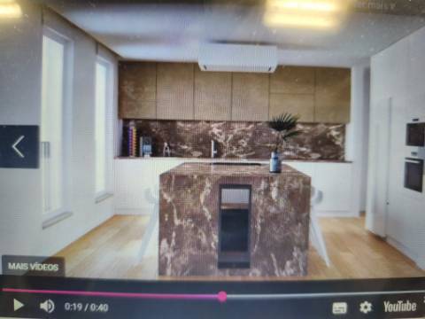 Moradia dois pisos para restauro