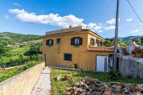 Fantástica Moradia T6 com Piscina e Vista de Serra - Ruivães, Gerês
