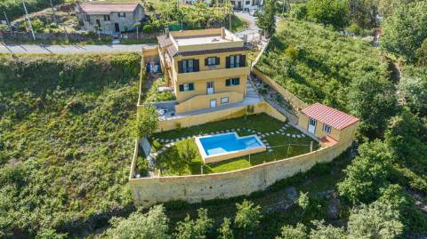 Fantástica Moradia T6 com Piscina e Vista de Serra - Ruivães, Gerês
