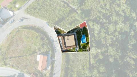 Fantástica Moradia T6 com Piscina e Vista de Serra - Ruivães, Gerês
