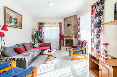 Fantástica Moradia T6 com Piscina e Vista de Serra - Ruivães, Gerês
