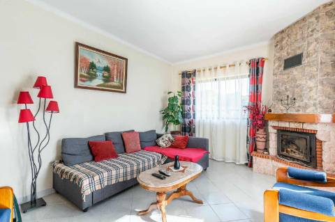 Fantástica Moradia T6 com Piscina e Vista de Serra - Ruivães, Gerês
