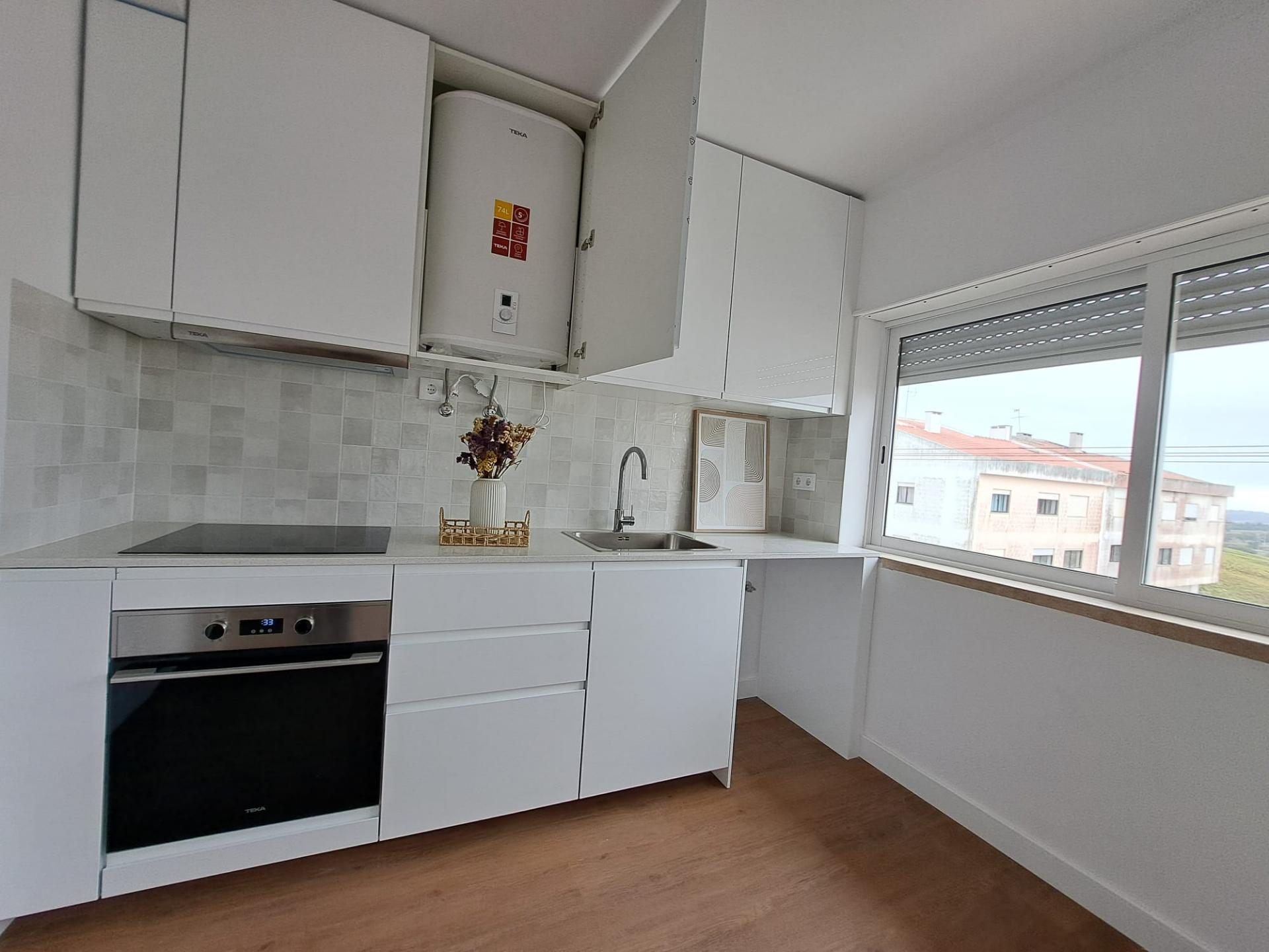 Apartamento T2 renovado, Vale Vite Lourinhã