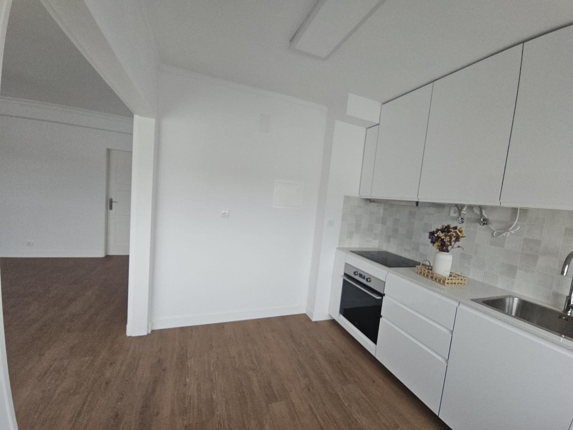 Apartamento T2 renovado, Vale Vite Lourinhã