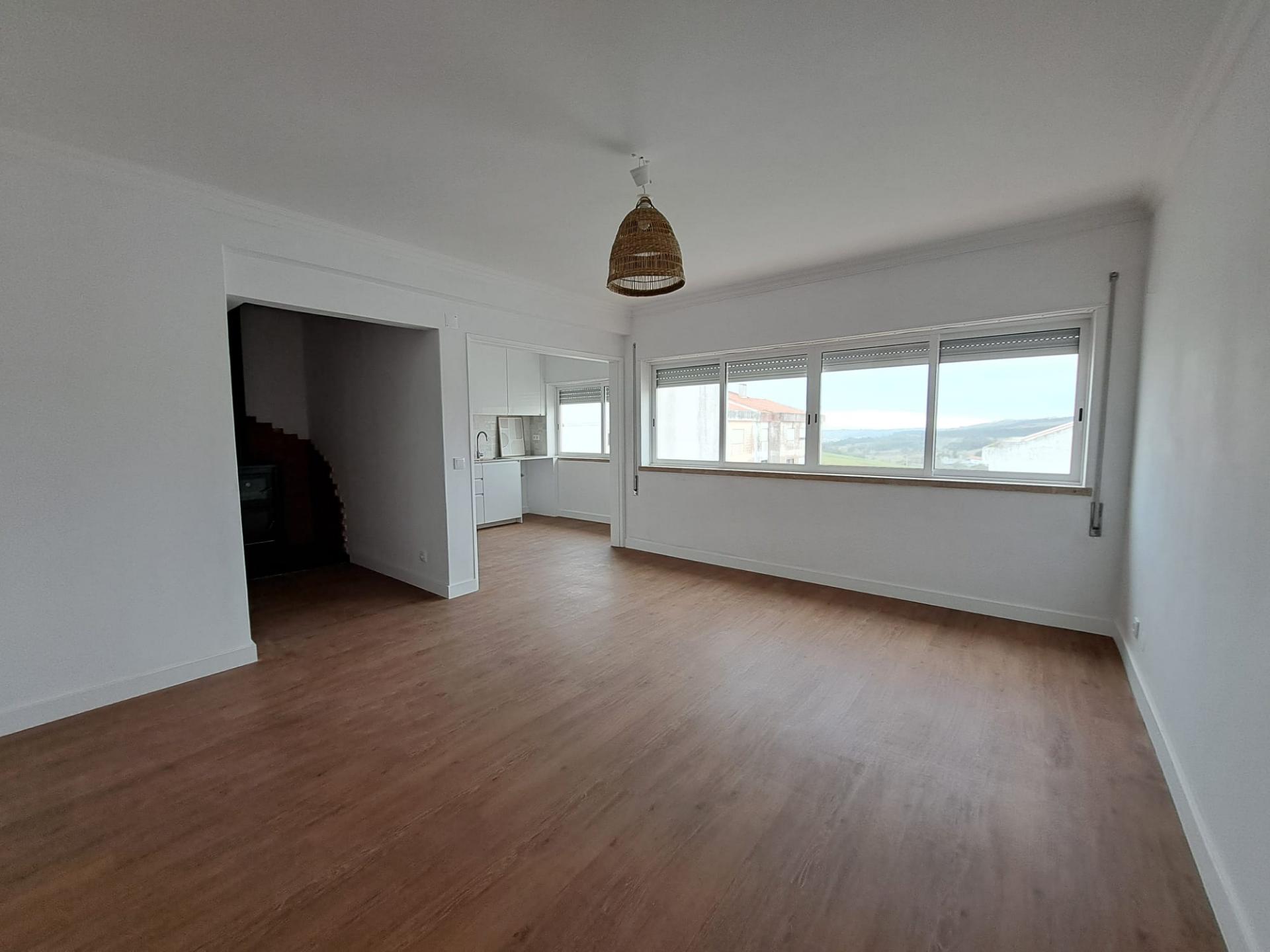 Apartamento T2 renovado, Vale Vite Lourinhã