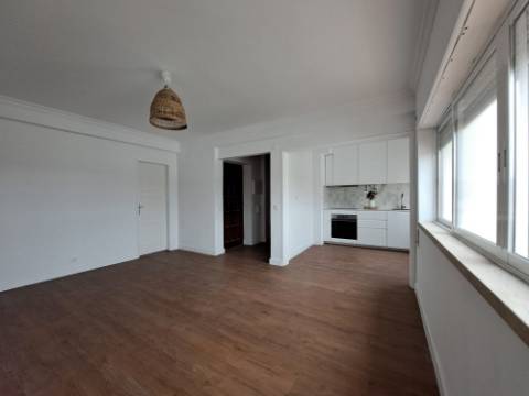 Apartamento T2 renovado, Vale Vite Lourinhã