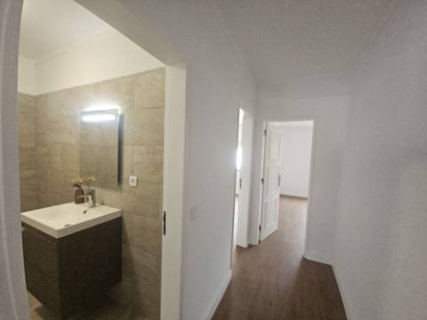 Apartamento T2 renovado, Vale Vite Lourinhã